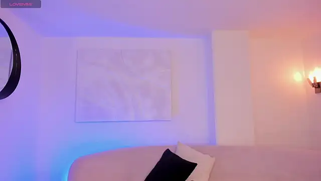 IsabellaMoreau online show from 25, 11, 2025