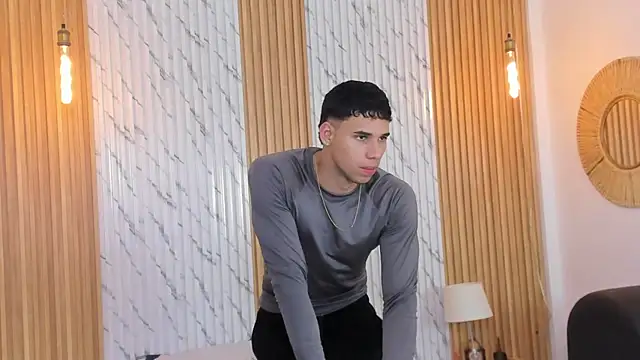 Snapshot of thomas_walker0 chatting on 16, 9, 2025 thomas walker0 online show from 16, 9, 2025