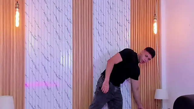 Snapshot of thomas_walker0 chatting on 25, 10, 2025 thomas walker0 online show from 25, 10, 2025