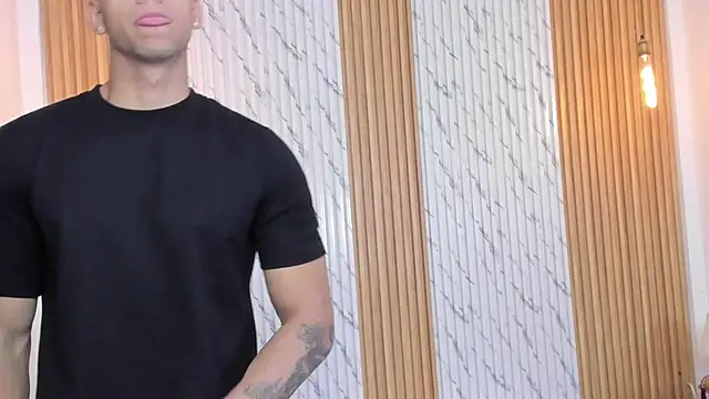 Snapshot of thomas_walker0 chatting on 15, 11, 2025 thomas walker0 online show from 15, 11, 2025