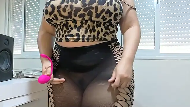 Snapshot of Lady-Rozalia chatting on 13, 10, 2025 Lady-Rozalia online show from 13, 10, 2025