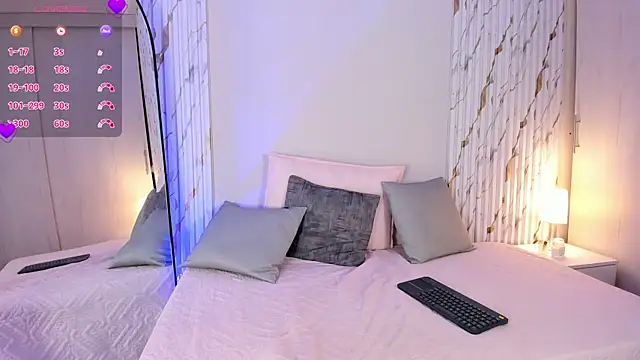 Snapshot of MissVioleet_ chatting on 9, 10, 2025 MissVioleet online show from 9, 10, 2025