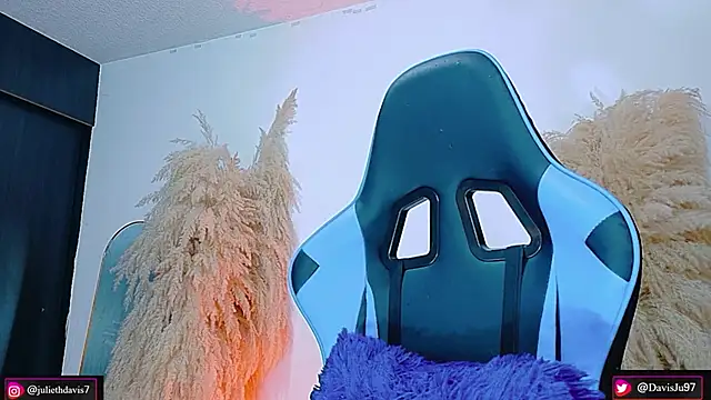 JulietaDavis online show from 13, 4, 2026