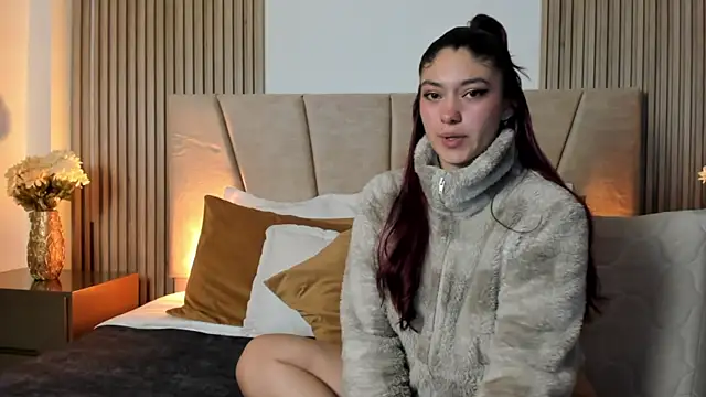 Snapshot of Victoria_Beaumont chatting on 4, 10, 2025 Victoria Beaumont online show from 4, 10, 2025