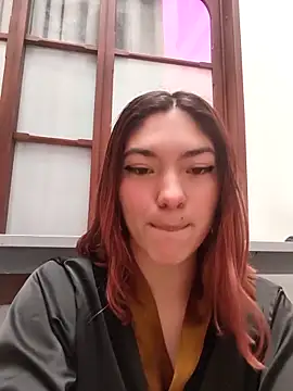 Snapshot of Victoria_Beaumont chatting on 5, 5, 2026 Victoria Beaumont online show from 5, 5, 2026