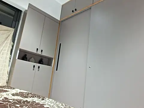 Snapshot of Vince-18 chatting on 11, 11, 2025 Vince-18 online show from 11, 11, 2025