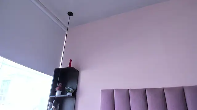 violet myerrs online show from 29, 11, 2025