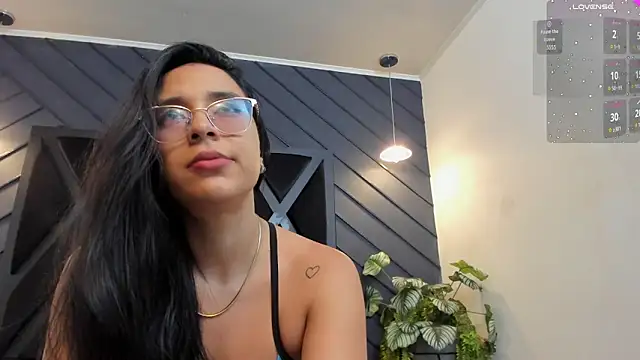 zoe martins  online show from 29, 9, 2025