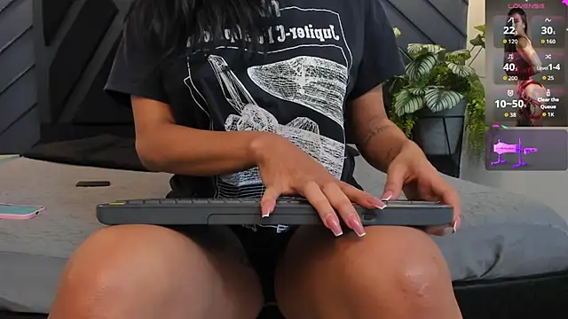 zoe martins  online show from 3, 10, 2025