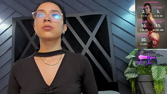 zoe martins  online show from 6, 11, 2025