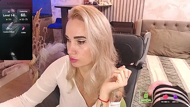 Snapshot of FreeBerryMILF chatting on 15, 10, 2025 FreeBerryMILF online show from 15, 10, 2025