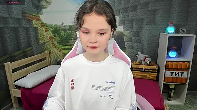 EmilyChaves online show from 22, 9, 2025