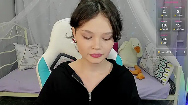 Snapshot of EmilyChaves chatting on 9, 2, 2026 EmilyChaves online show from 9, 2, 2026