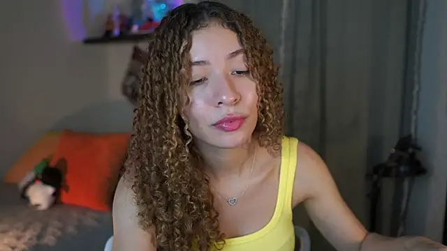 Snapshot of isabella-garcia- chatting on 17, 11, 2025 isabella-garcia- online show from 17, 11, 2025