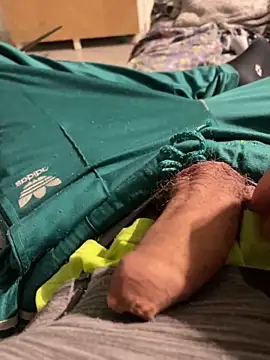 Snapshot of piselloneee19 chatting on 4, 10, 2025 piselloneee19 online show from 4, 10, 2025