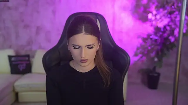 Snapshot of Goldie_Flame chatting on 14, 12, 2025 Goldie Flame online show from 14, 12, 2025