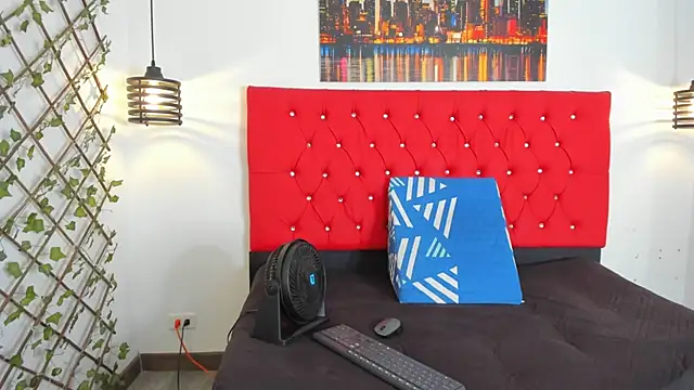 carolinacrus01 online show from 9, 10, 2025