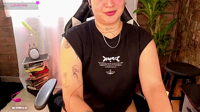 Snapshot of _kat_1995 chatting on 19, 9, 2025 kat 1995 online show from 19, 9, 2025