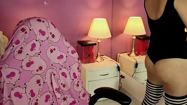 LiLLiAnderson online show from 16, 10, 2025