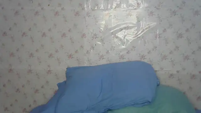 Snapshot of Roselingalvis13 chatting on 24, 6, 2026 Roselingalvis13 online show from 24, 6, 2026