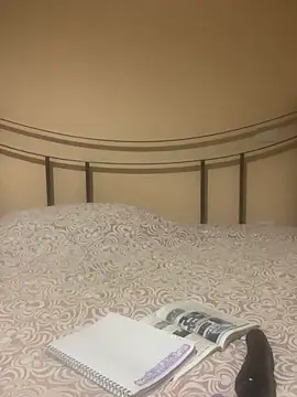 Snapshot of SarettaB90 chatting on 4, 12, 2025 SarettaB90 online show from 4, 12, 2025