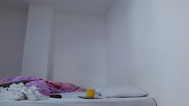 isabel 24 gil online show from 7, 3, 2026