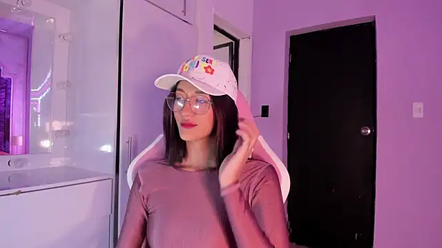 Snapshot of daphne_courtis chatting on 10, 11, 2025 daphne courtis online show from 10, 11, 2025