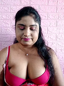 Snapshot of hornyriyanka chatting on 5, 11, 2025 hornyriyanka online show from 5, 11, 2025