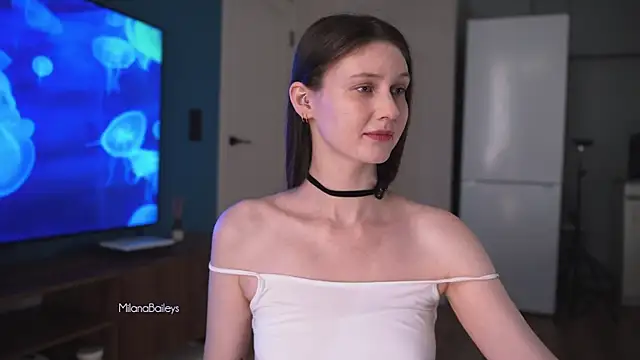 milanabaileys  online show from 30, 9, 2025