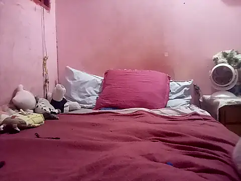 Snapshot of Kellye_hotTs chatting on 4, 11, 2025 Kellye hotTs online show from 4, 11, 2025