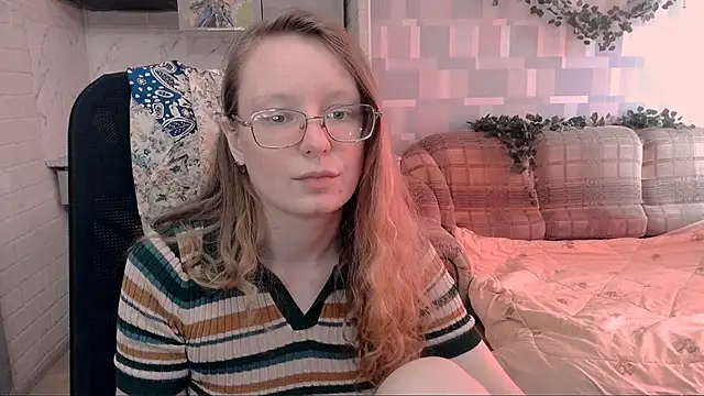 Snapshot of Rommia chatting on 3, 10, 2025 Rommia online show from 3, 10, 2025