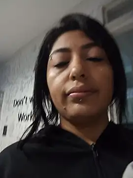 Kaylachannell online show from 4, 2, 2026