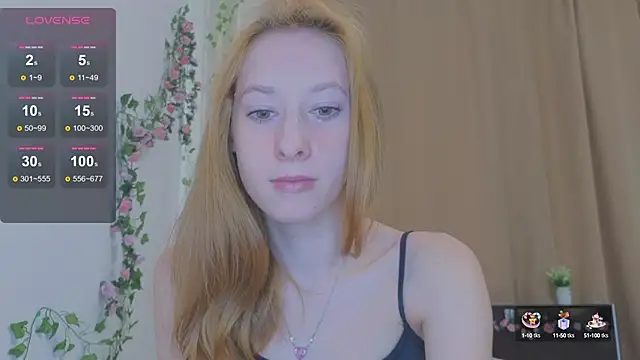 Snapshot of Candy_Flosse chatting on 15, 9, 2025 Candy Flosse online show from 15, 9, 2025