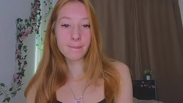 Snapshot of Candy_Flosse chatting on 8, 10, 2025 Candy Flosse online show from 8, 10, 2025