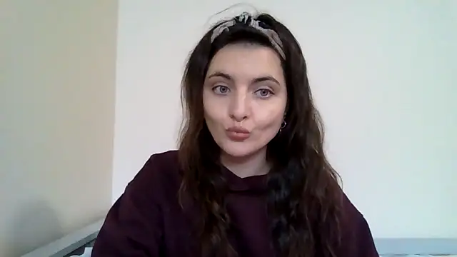 DInaraXRose online show from 18, 11, 2025