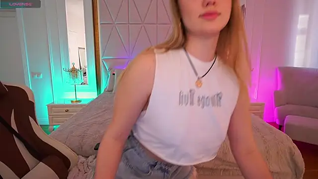 Snapshot of CelesteNoir chatting on 16, 12, 2025 CelesteNoir online show from 16, 12, 2025