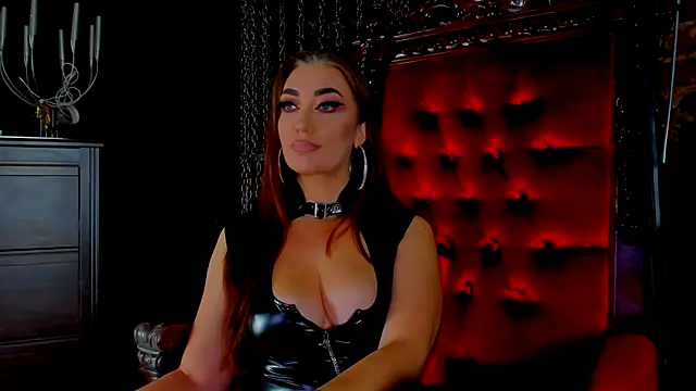 Snapshot of FinDomMya chatting on 7, 10, 2025 FinDomMya online show from 7, 10, 2025