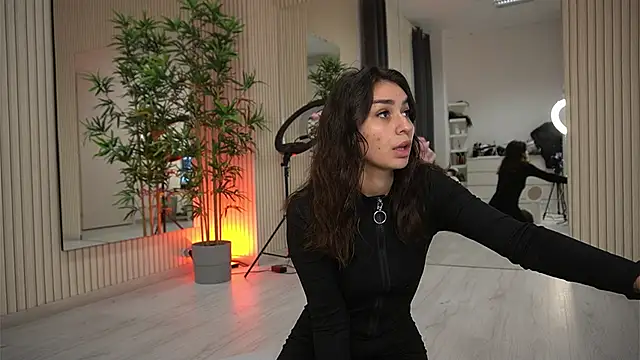 EmmaBlanco online show from 23, 10, 2025