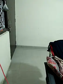 Snapshot of Pihu_Chopra chatting on 5, 10, 2025 Pihu Chopra online show from 5, 10, 2025