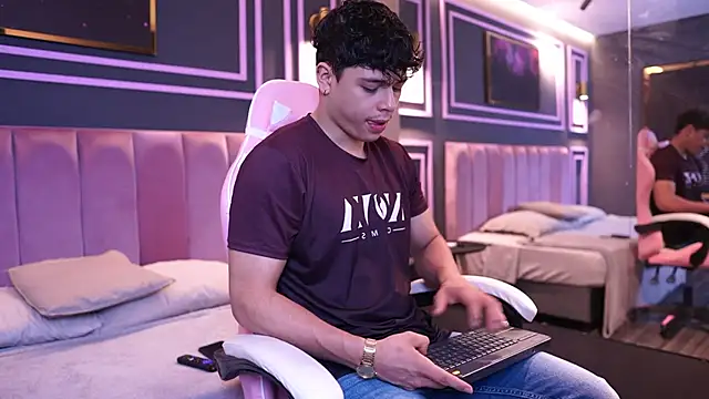 Snapshot of Ethan_occonor chatting on 17, 9, 2025 Ethan occonor online show from 17, 9, 2025