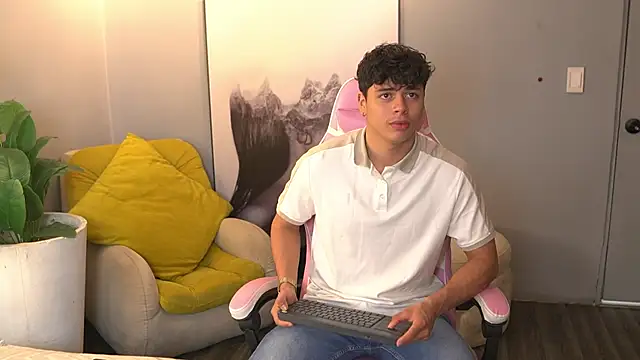 Snapshot of Ethan_occonor chatting on 18, 9, 2025 Ethan occonor online show from 18, 9, 2025