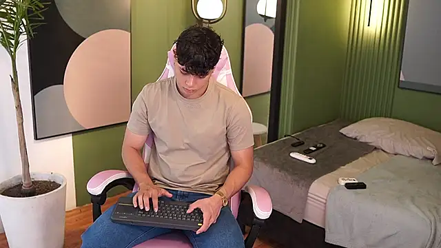 Snapshot of Ethan_occonor chatting on 24, 9, 2025 Ethan occonor online show from 24, 9, 2025