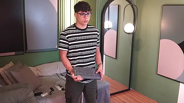 Snapshot of Ethan_occonor chatting on 1, 10, 2025 Ethan occonor online show from 1, 10, 2025