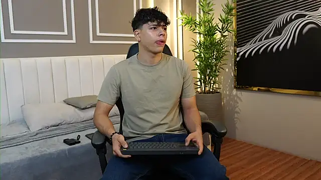 Snapshot of Ethan_occonor chatting on 5, 11, 2025 Ethan occonor online show from 5, 11, 2025