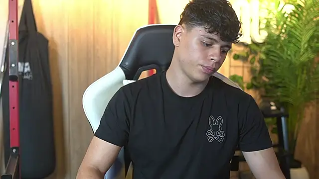 Snapshot of Ethan_occonor chatting on 25, 11, 2025 Ethan occonor online show from 25, 11, 2025