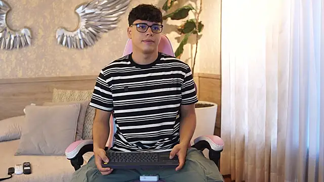 Snapshot of Ethan_occonor chatting on 3, 12, 2025 Ethan occonor online show from 3, 12, 2025