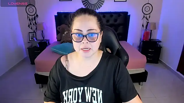 LolaVillalobos online show from 29, 6, 2026