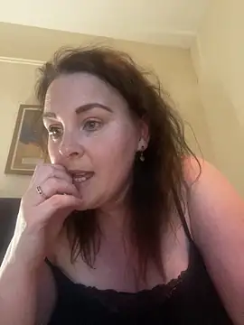 Snapshot of laceygreen chatting on 12, 6, 2026 laceygreen online show from 12, 6, 2026