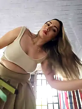 Snapshot of Natasanz chatting on 16, 9, 2025 Natasanz online show from 16, 9, 2025