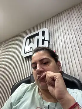 Snapshot of megvibes chatting on 10, 11, 2025 megvibes online show from 10, 11, 2025